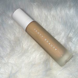 - FENTY BEAUTY **NWOB**